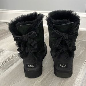 UGG Bailey Bow II Boots, Women Size 7